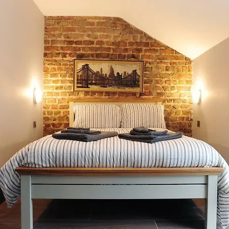 Holiday home Talbot Coach House